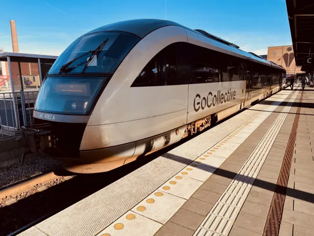 Billede af GoCollective AR 4083, tidligere DSB MQ 4123-4923 fotograferet ud for Odense Banegård Center.