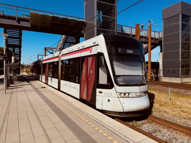 Billede af Aarhus Letbane togsæt 1113 fotograferet ud for Viby Jylland Letbanestation.
