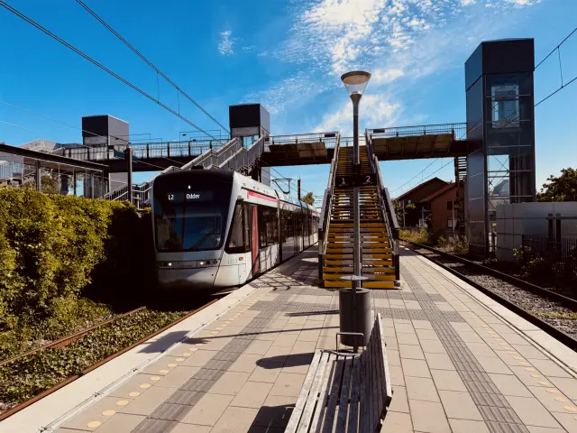 Billede af Aarhus Letbane togsæt 1113 fotograferet ud for Viby Jylland Letbanestation.