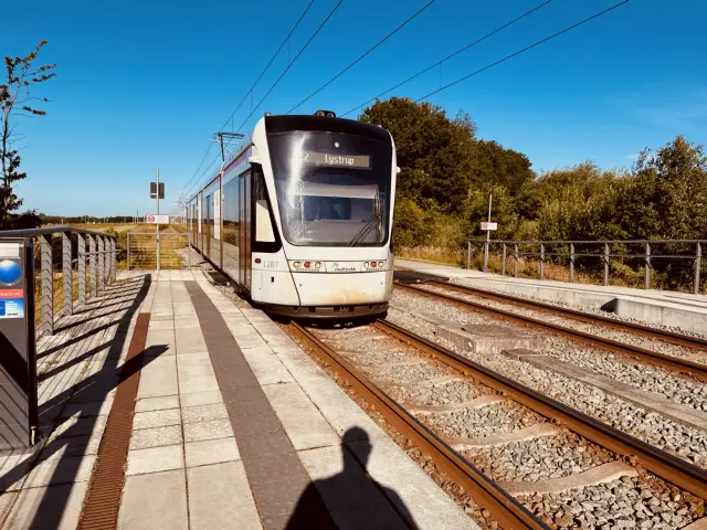 Billede af Aarhus Letbane togsæt 1107 fotograferet ud for Lisbjerg - Terp Letbanestation.