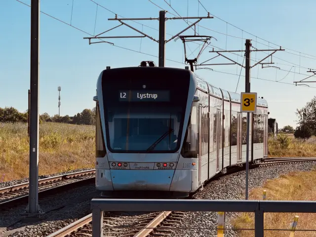 Billede af Aarhus Letbane togsæt 1107 fotograferet ud for Lisbjerg - Terp Letbanestation.
