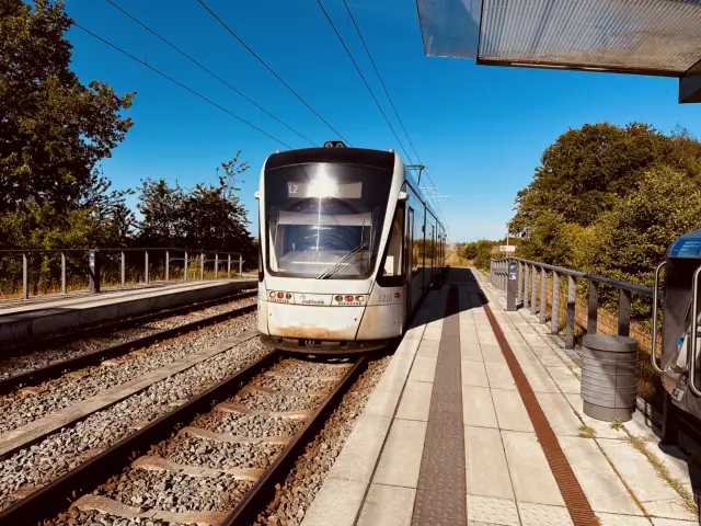Billede af Aarhus Letbane togsæt 1110 fotograferet ud for Lisbjerg - Terp Letbanestation.