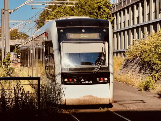 Billede af Aarhus Letbane togsæt 2112 fotograferet ud for Aarhus Hovedbanegård.