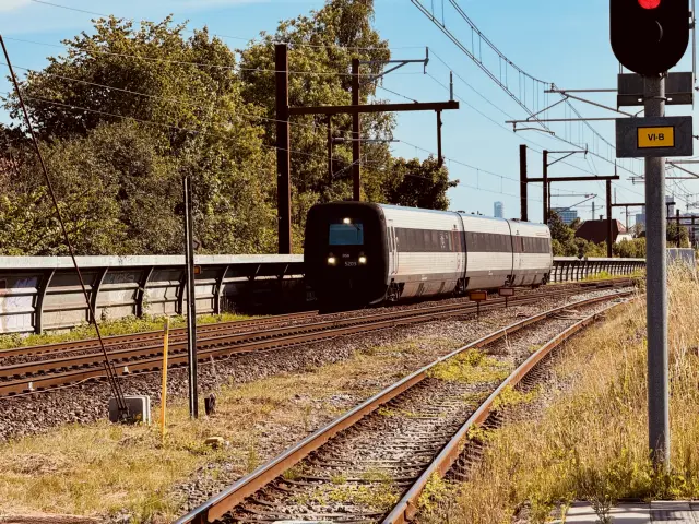 Billede af DSB MF 5003 fotograferet ud for Viby Jylland Station.