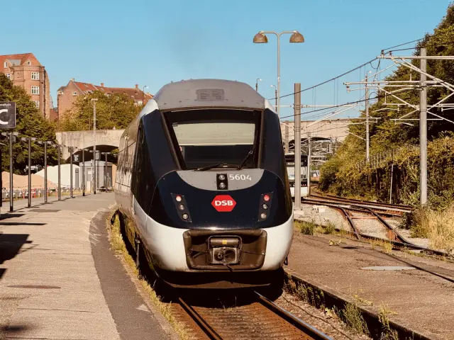 Billede af DSB MG 5604 fotograferet ud for Aarhus Hovedbanegård.