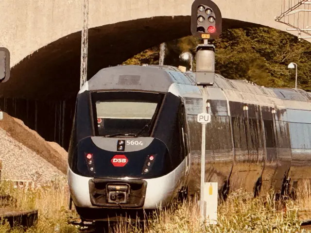 Billede af DSB MG 5604 fotograferet ud for Aarhus Hovedbanegård.