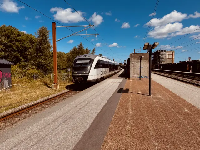 Billede af GoCollective AR 4090, tidligere DSB MQ 4130-4930 fotograferet ud for Skanderborg Station.