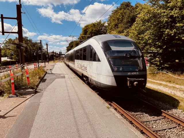 Billede af GoCollective AR 4090, tidligere DSB MQ 4130-4930 fotograferet ud for Skanderborg Station.