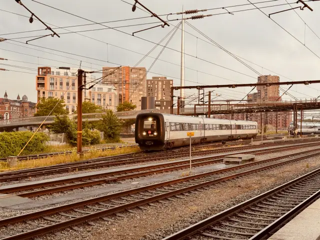 Billede af DSB MF 5060 fotograferet ud for Odense Banegård Center.