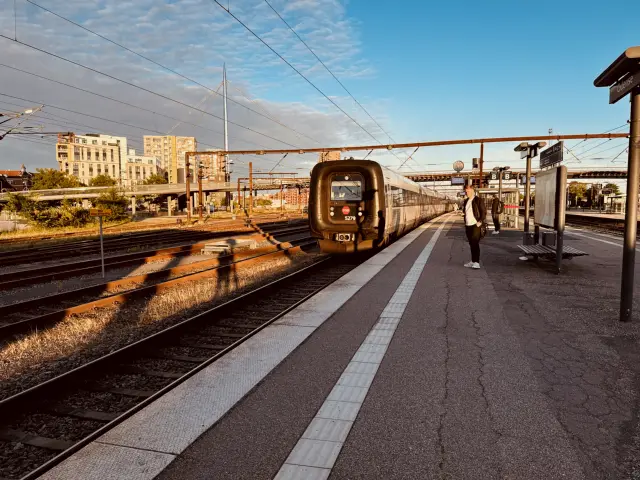 Billede af DSB MF 5079 fotograferet ud for Odense Banegård Center.