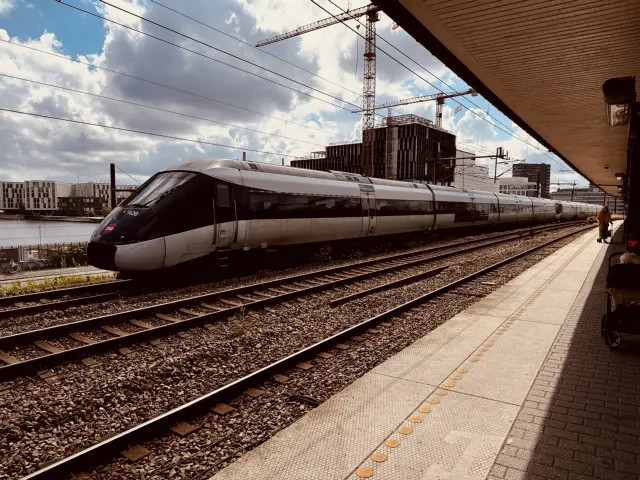 Billede af DSB MG 5640 fotograferet ud for Nordhavn S-togstrinbræt.
