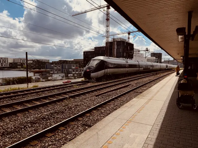 Billede af DSB MG 5620 fotograferet ud for Nordhavn S-togstrinbræt.