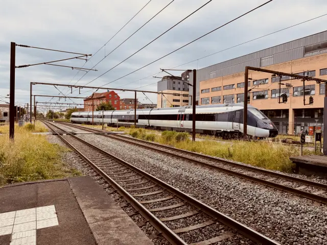 Billede af DSB MG 5627 fotograferet ud for Odense Banegård Center.