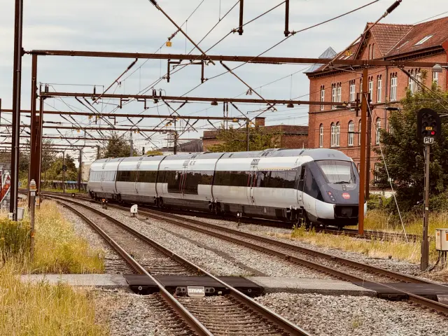 Billede af DSB MG 5627 fotograferet ud for Odense Banegård Center.