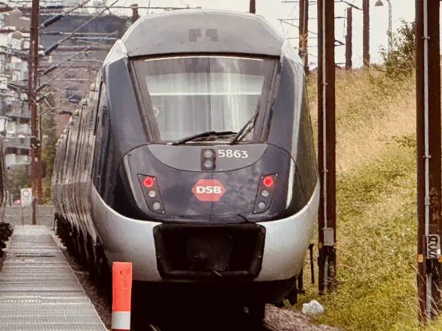 Billede af DSB MG 5663 fotograferet ud for Nordhavn S-togstrinbræt.