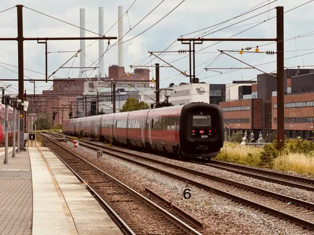 Billede af DSB ER 2029 fotograferet ud for Nordhavn S-togstrinbræt.