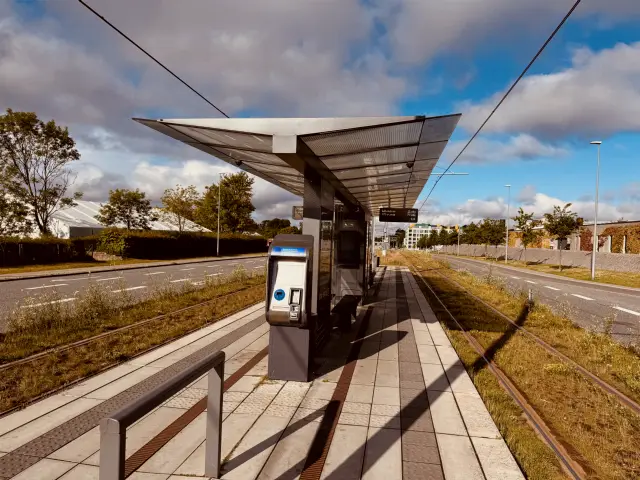 Billede af Nehrus Allé Letbanestation.