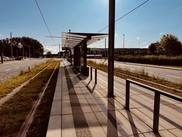 Billede af Nehrus Allé Letbanestation.