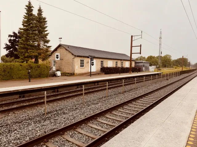 Billede af Arden Stations varehus.