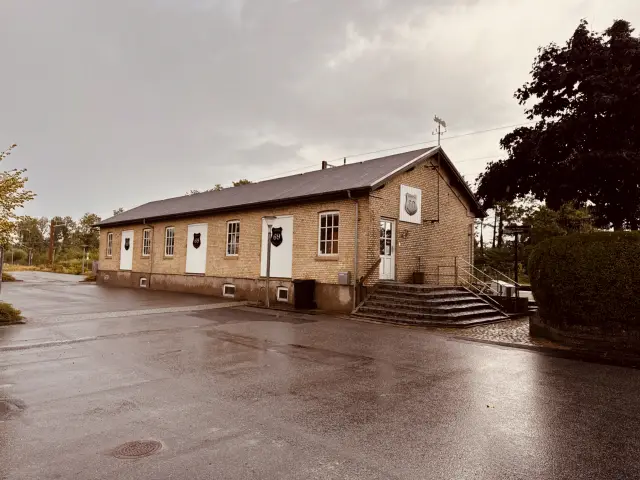 Billede af Arden Stations varehus.