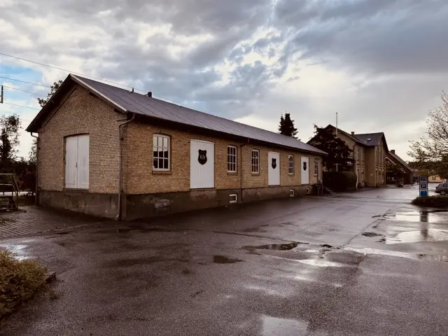 Billede af Arden Stations varehus.