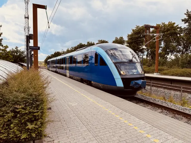 Billede af NJJ DM 502 fotograferet ud for Støvring Station.