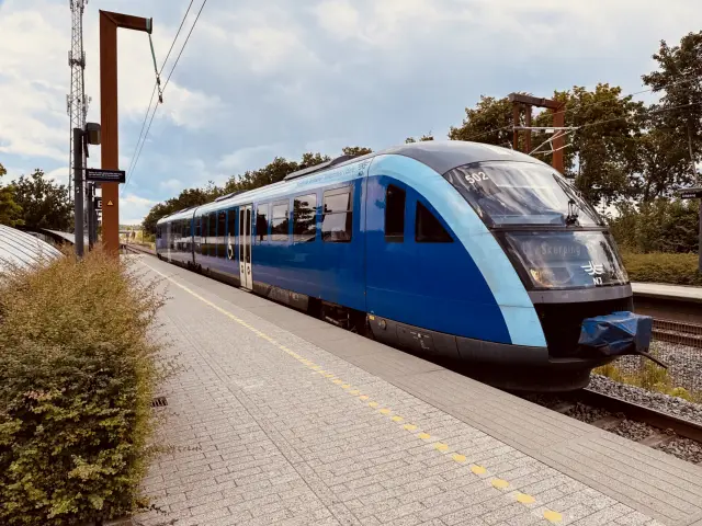 Billede af NJJ DM 502 fotograferet ud for Støvring Station.