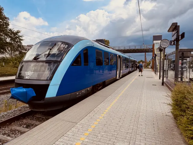 Billede af NJJ DM 502 fotograferet ud for Støvring Station.