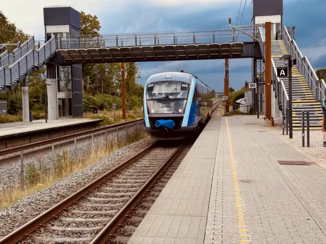 Billede af NJJ DM 502 fotograferet ud for Støvring Station.