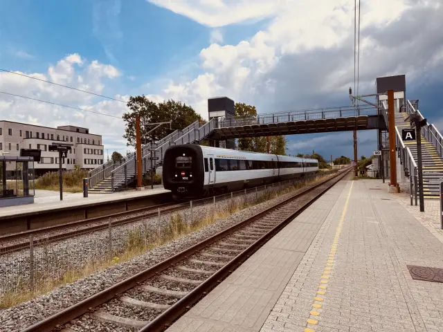Billede af DSB MF 5032 fotograferet ud for Støvring Station.