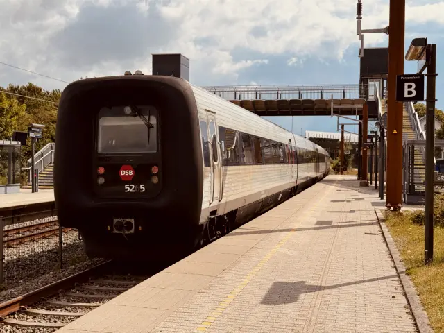Billede af DSB MF 5065 fotograferet ud for Svenstrup (Jylland) Station.