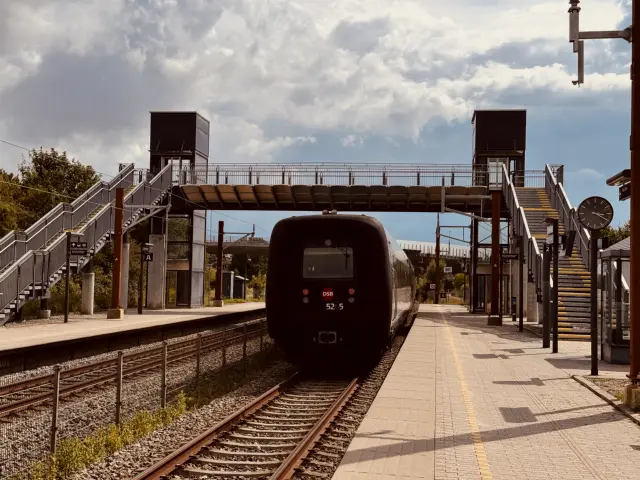 Billede af DSB MF 5065 fotograferet ud for Svenstrup (Jylland) Station.