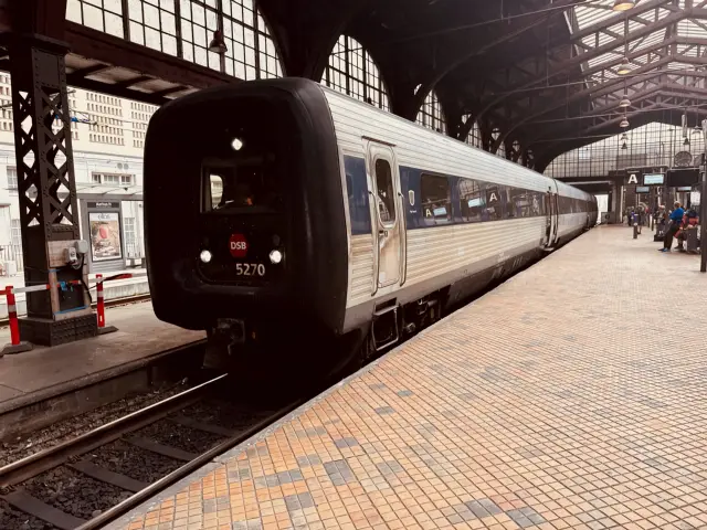 Billede af DSB MF 5070 fotograferet ud for Aarhus Hovedbanegård.
