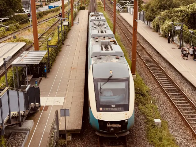 Billede af GoCollective AR 1006, tidligere ARRIVA AR 1006 fotograferet ud for Viby Jylland Station.