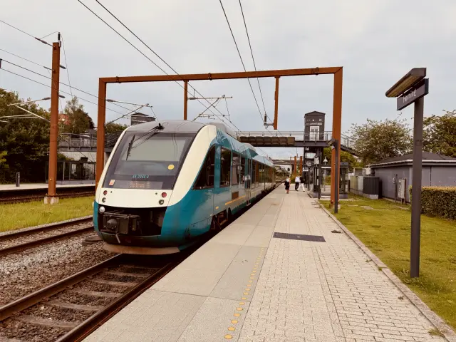 Billede af GoCollective AR 2048, tidligere ARRIVA AR 2048 fotograferet ud for Hørning Station.