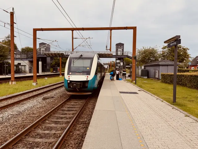 Billede af GoCollective AR 2048, tidligere ARRIVA AR 2048 fotograferet ud for Hørning Station.