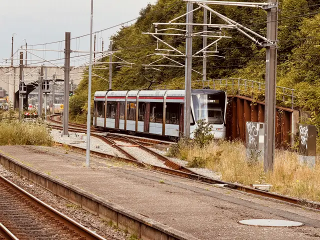 Billede af Aarhus Letbane togsæt 1101 fotograferet ud for Aarhus Hovedbanegård.