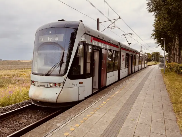 Billede af Aarhus Letbane togsæt 1102 fotograferet ud for Nørrevænget Letbanestation.
