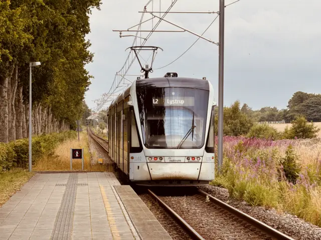 Billede af Aarhus Letbane togsæt 1102 fotograferet ud for Nørrevænget Letbanestation.
