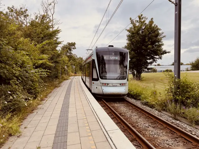 Billede af Aarhus Letbane togsæt 1113 fotograferet ud for Gunnar Clausensvej Letbanestation.