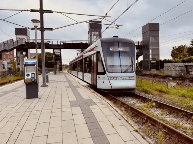 Billede af Aarhus Letbane togsæt 1101 fotograferet ud for Viby Jylland Letbanestation.