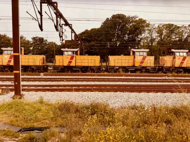 Billede af DBCSC MK 616, tidligere DSB MK 616 fotograferet ud for Fredericia Station.