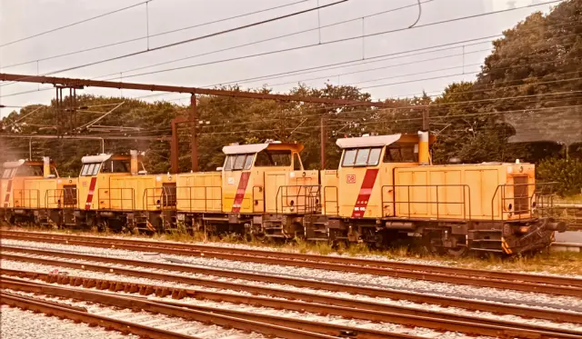 Billede af DBCSC MK 624, tidligere DSB MK 624 fotograferet ud for Fredericia Station.
