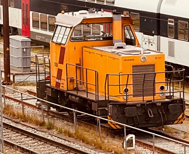 Billede af DSB MK 625 fotograferet ud for København Hovedbanegård.