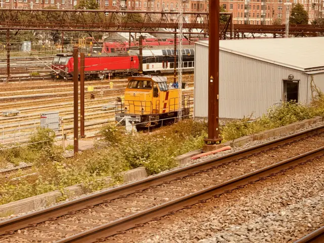 Billede af DSB MK 625 fotograferet ud for København Hovedbanegård.
