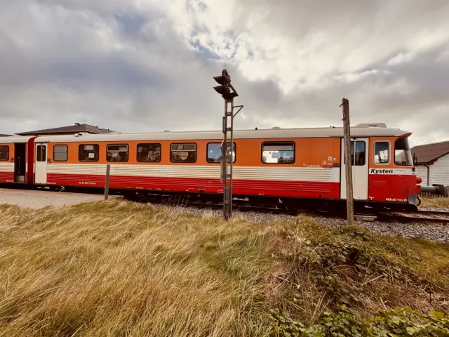 Billede af MjbaD YM 39, tidligere OHJ-HTJ YM 57 fotograferet ud for Thyborøn Havn Station.