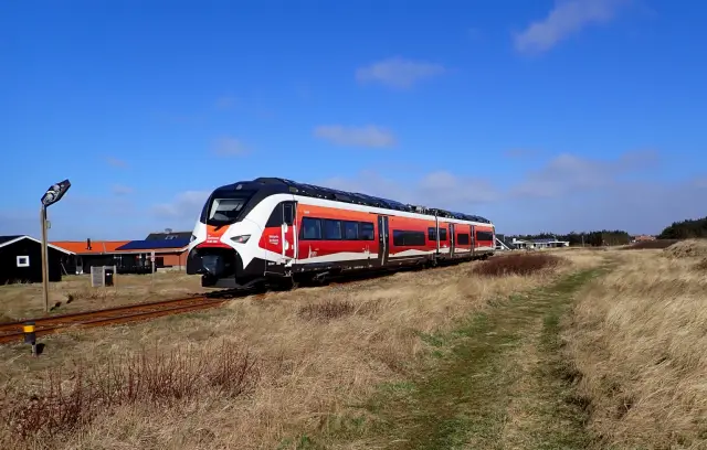 Billede af MJB 10 fotograferet ud for Vrist Station.