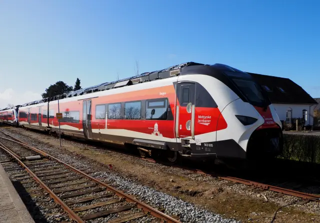 Billede af MJB 50 fotograferet ud for Lemvig Station.