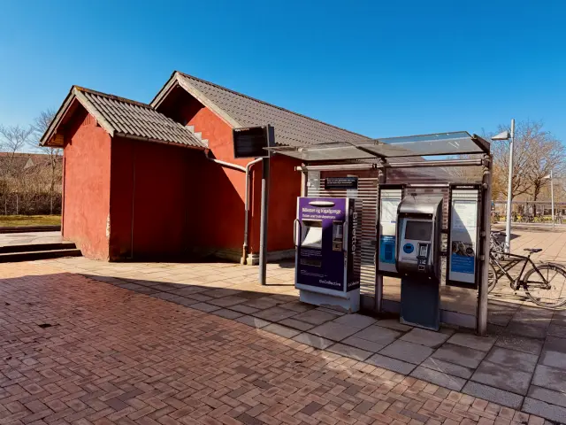 Billede af det gamle varehus ved Bording Station.