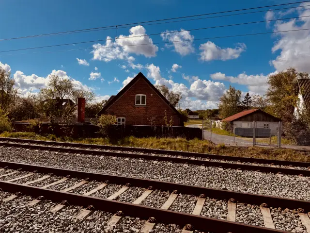 Billede af det tidligere vogterhus ved Lerbjerg Station.